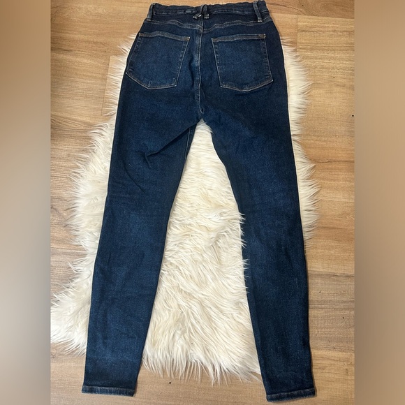 Good American Good Legs Crossover in Blue369 Skinny Jeans - Picture 6 of 9